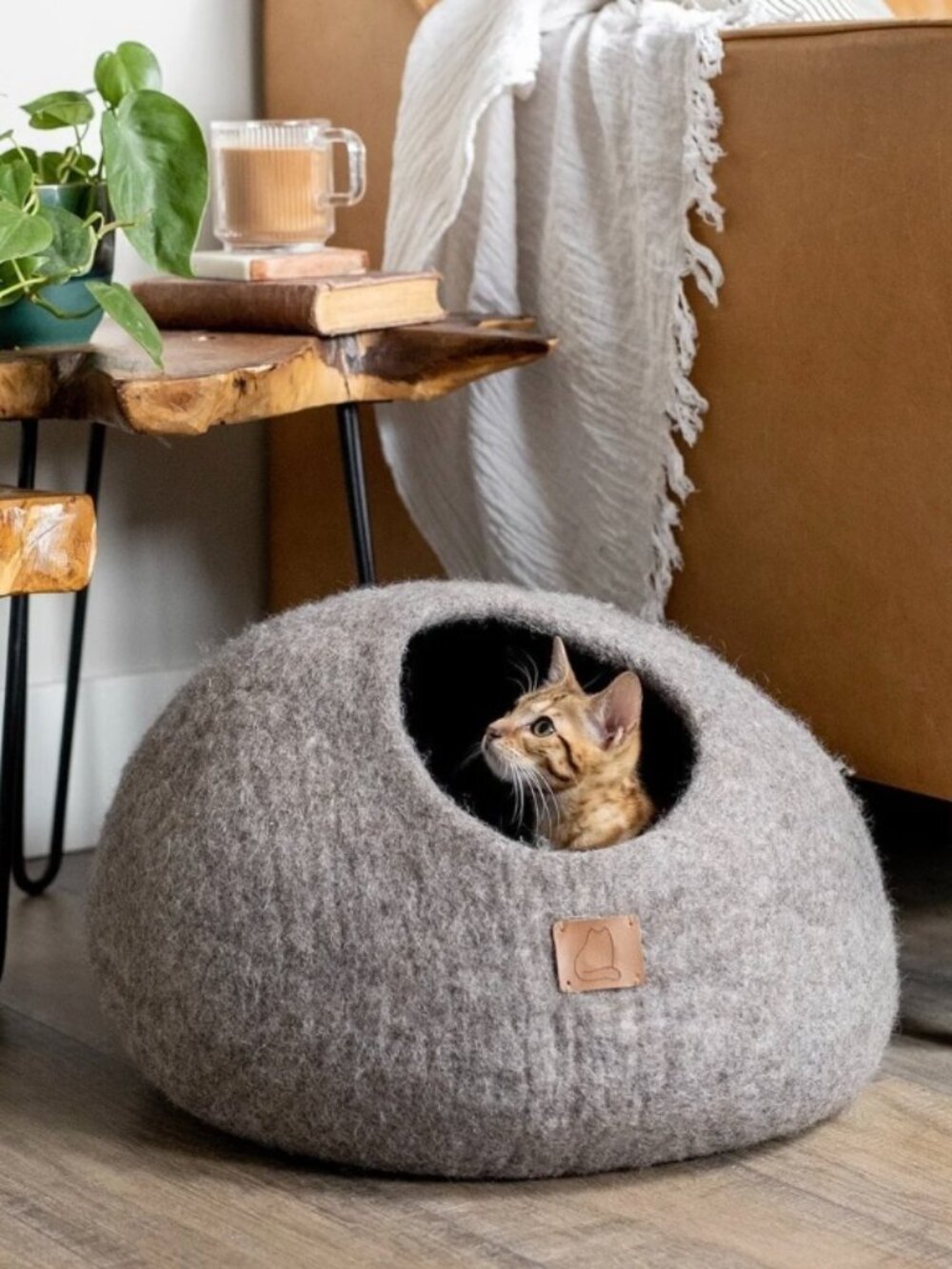 Fuzzy Cove Earth Brown Round Style Organic Merino Wool Cat Cave, Large